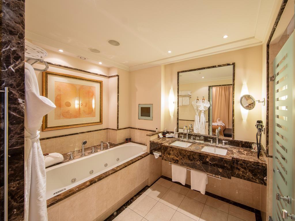 Grand Amrath Kurhaus Scheveningen 5*